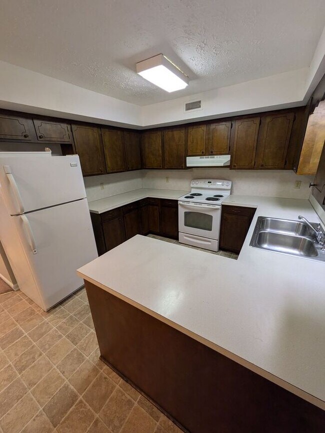 Building Photo - 3BD/2BA Unit in Hickory