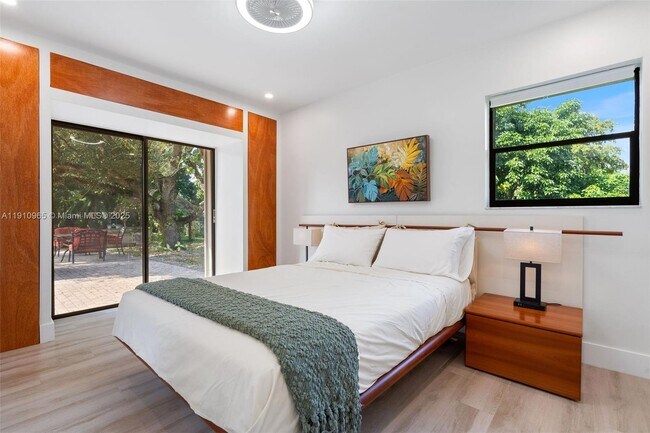 Building Photo - 12511 SW 13th St