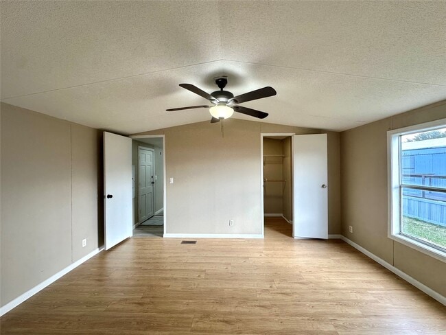 Building Photo - 4602 Durant Ave