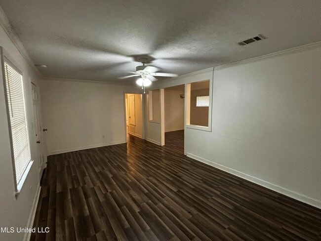 Building Photo - 536 Sardis St