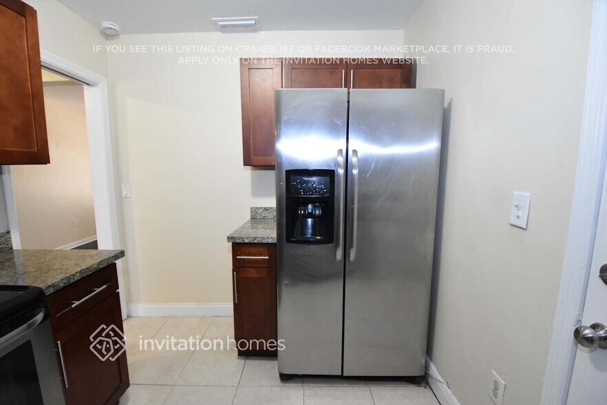 Building Photo - 245 NW 124th St