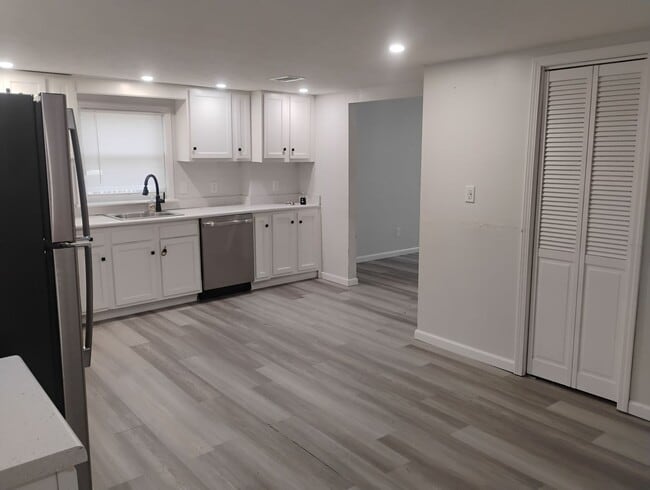 Building Photo - 1118 Parker Ave