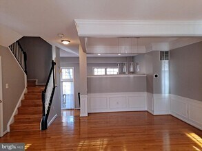 Building Photo - 7738 Heritage Woods Way