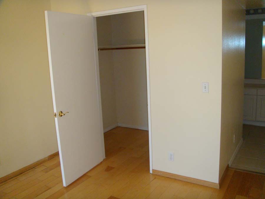 Building Photo - 15790 Midwood Dr