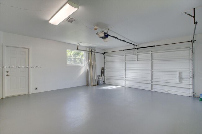 Building Photo - 1801 N 54th Ave