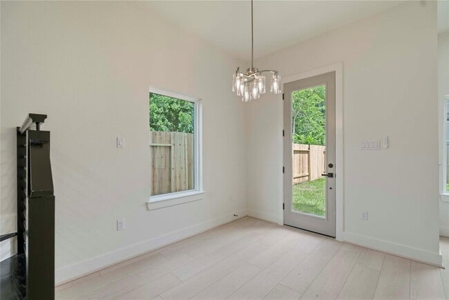 Building Photo - 4505 Phlox St