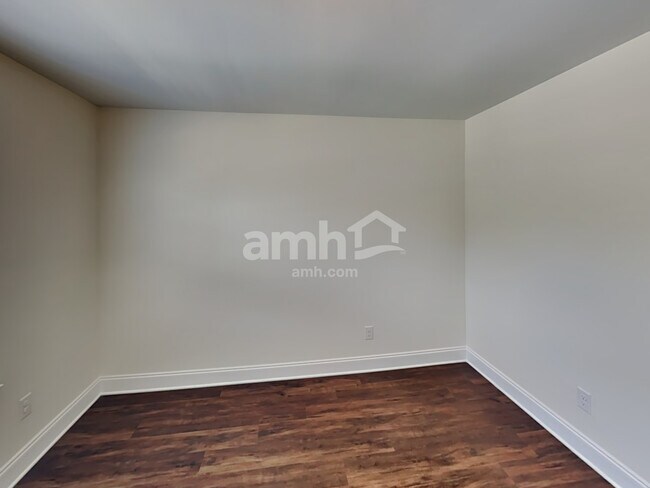 Building Photo - 5924 Hagar Vly Dr