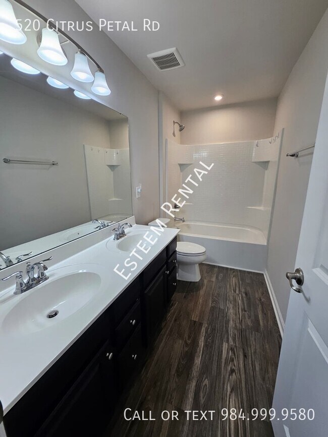 Building Photo - 520 Citrus Petal Rd