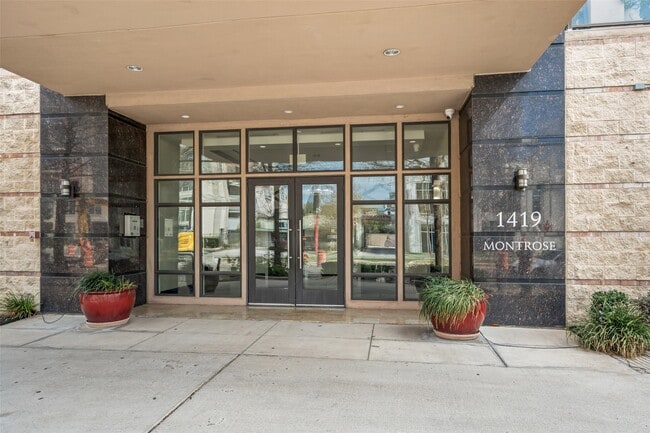 Building Photo - 1419 Montrose Blvd