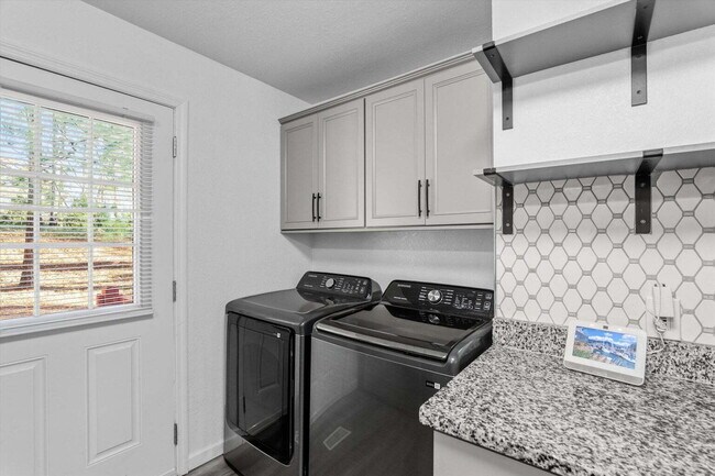 Building Photo - FULLY FURNISHED NORTH AUGUSTA HOME