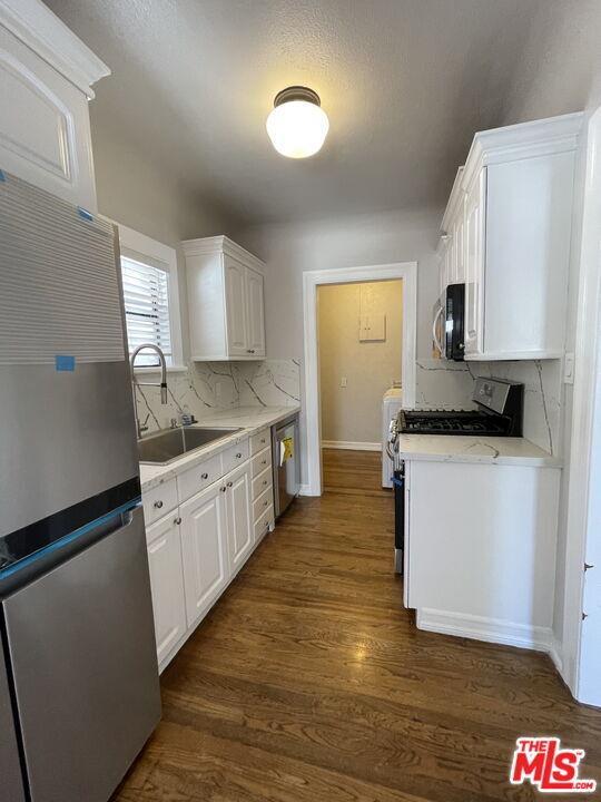 Building Photo - 3642 Empire Dr