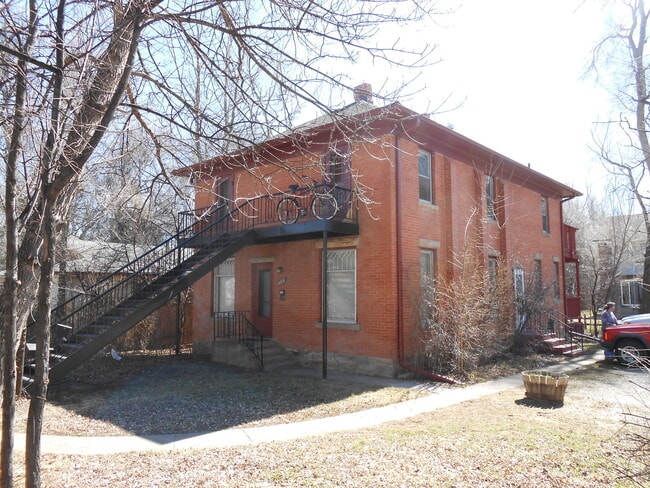 Building Photo - 1123 Laporte Ave
