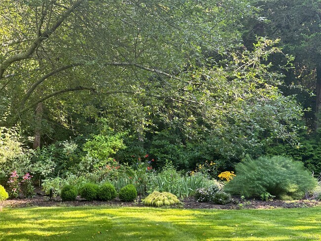 Building Photo - 3 1st Pl