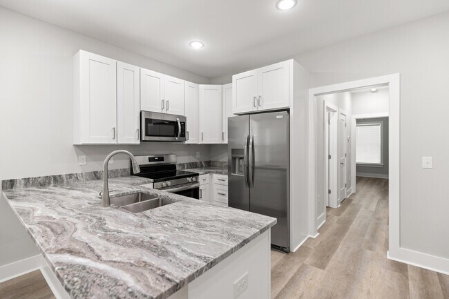 Building Photo - 305 Okaloosa Ave