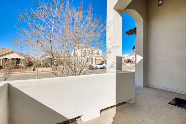 Building Photo - Beautiful Modern & Contemporary House