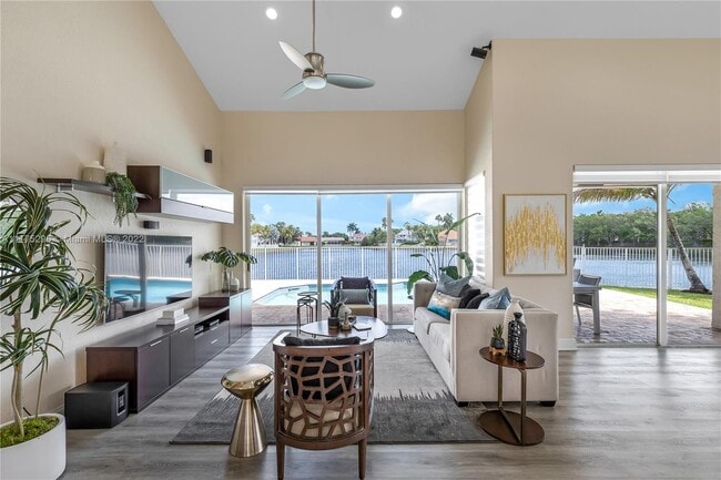 Building Photo - 1127 Laguna Springs Dr