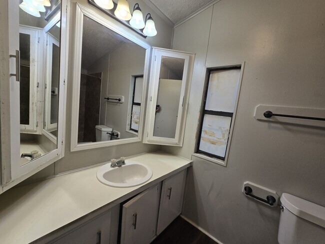 Building Photo - 1449 Beach Airport Rd