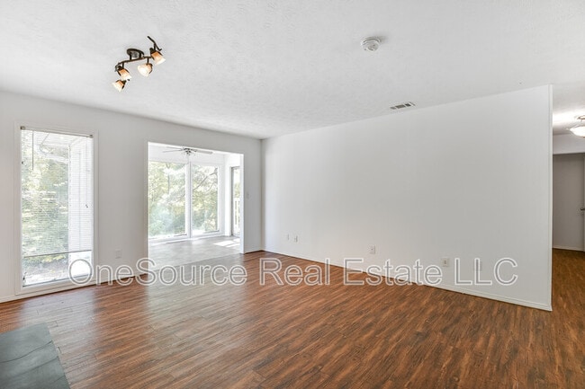 Building Photo - 1210 Augusta Dr