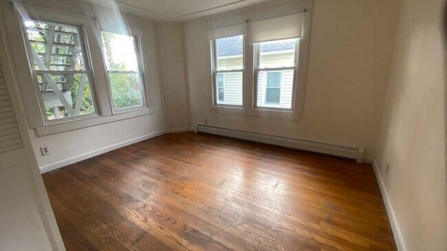 Building Photo - 19 Powell St