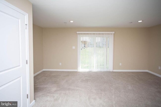 Building Photo - 239 Macoun Way