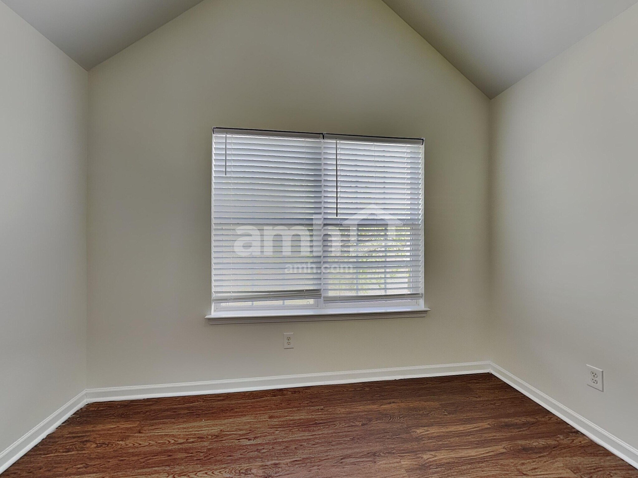 Building Photo - 5223 Sunriver Rd