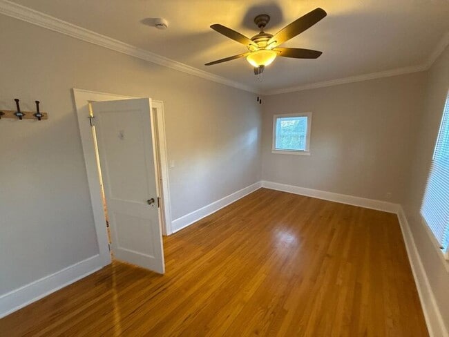 Building Photo - 1615 D St NE