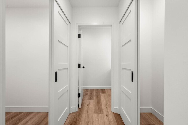 Building Photo - 1920 S Sherbourne Dr