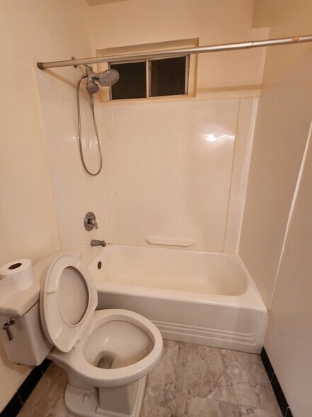 Bath (2) - 3901 Cathedral Ave NW