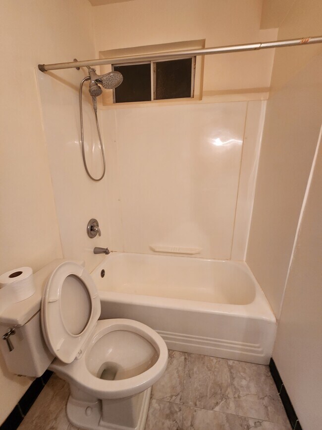Bath (2) - 3901 Cathedral Ave NW