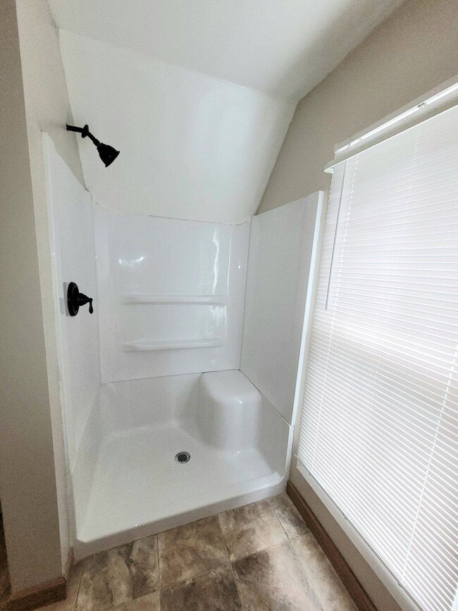 Building Photo - 103 W 1st Ave