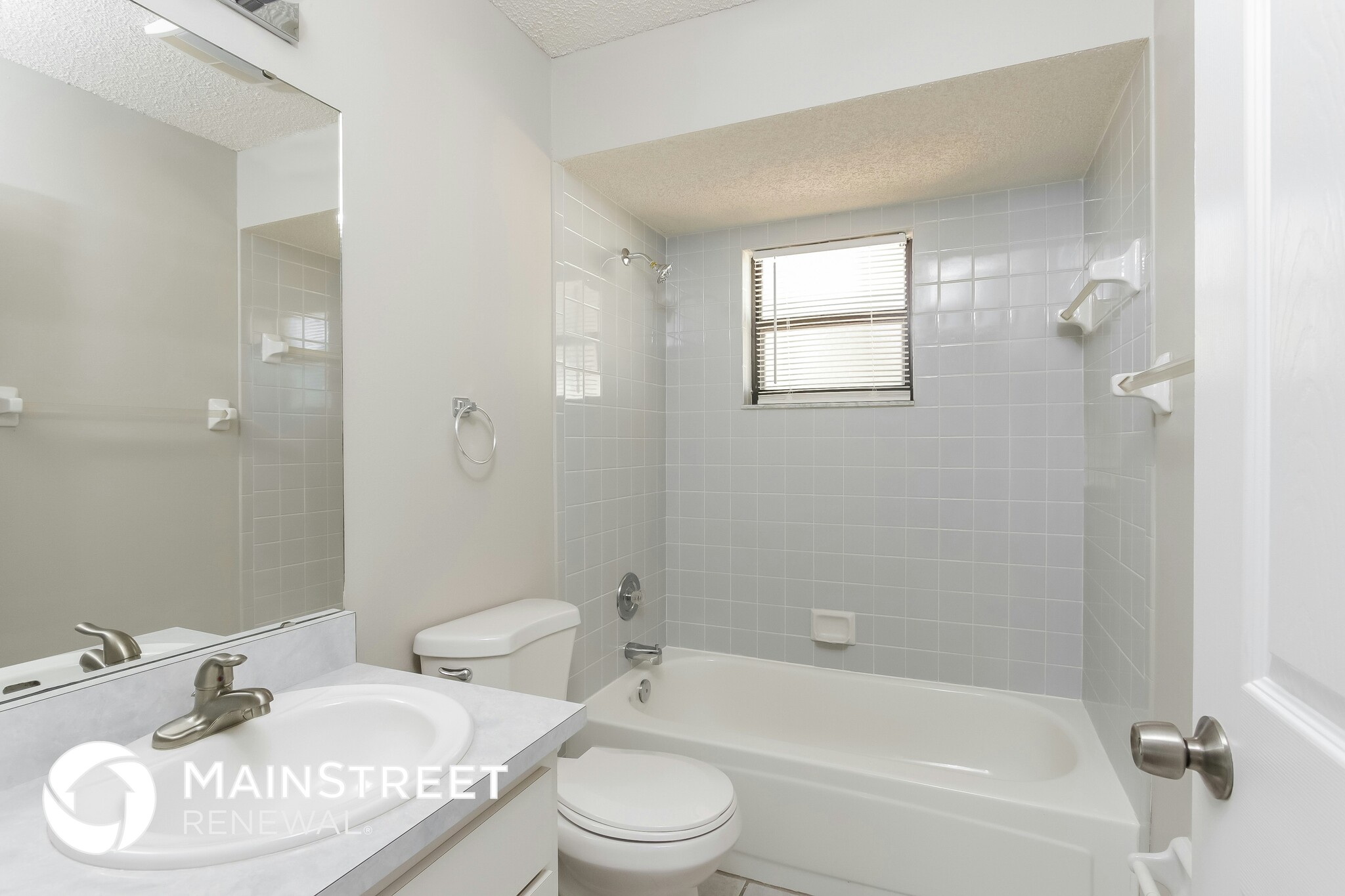 Building Photo - 5801 Pauma Pl