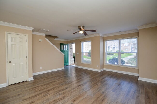 Building Photo - Downtown Walkable Townhome | 3 Bed | 2 Bath | $1,750