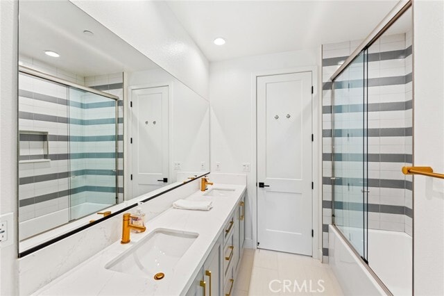 Building Photo - 2116 Cresta Dr