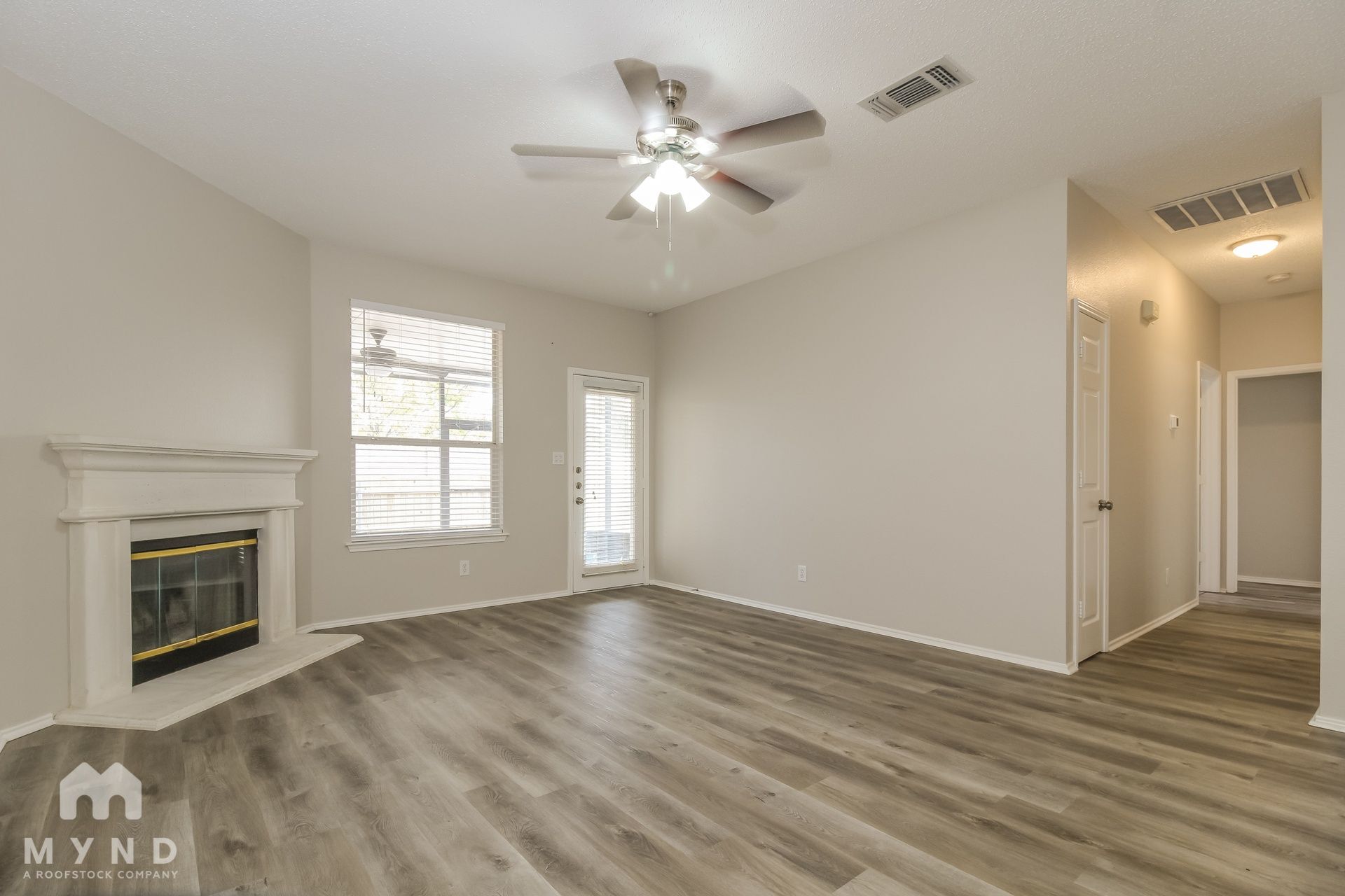 Building Photo - 3941 Overlake Dr