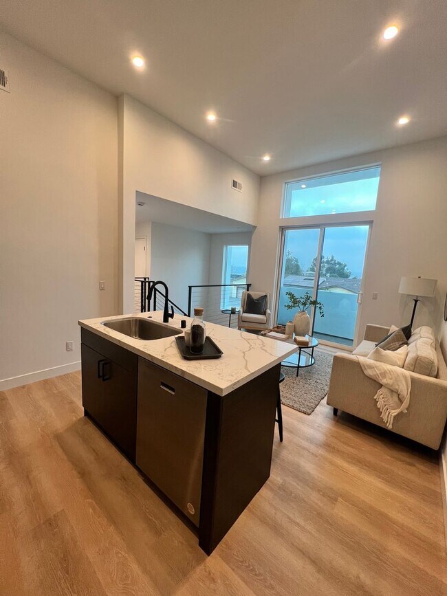 Building Photo - Remington