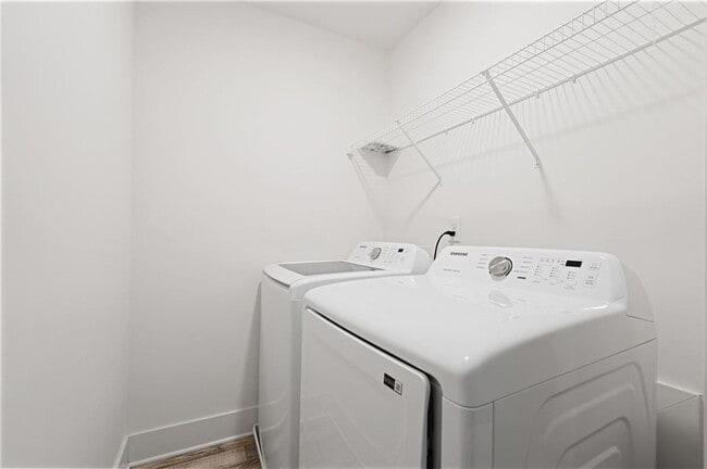 Building Photo - 2251 Mulsanne Dr