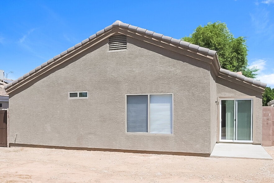 Building Photo - 12557 W Mandalay Ln