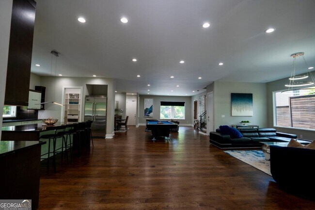 Building Photo - 1099 Vista Trail NE