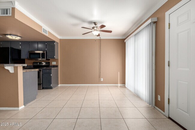 Building Photo - 17014 E Calle Del Oro