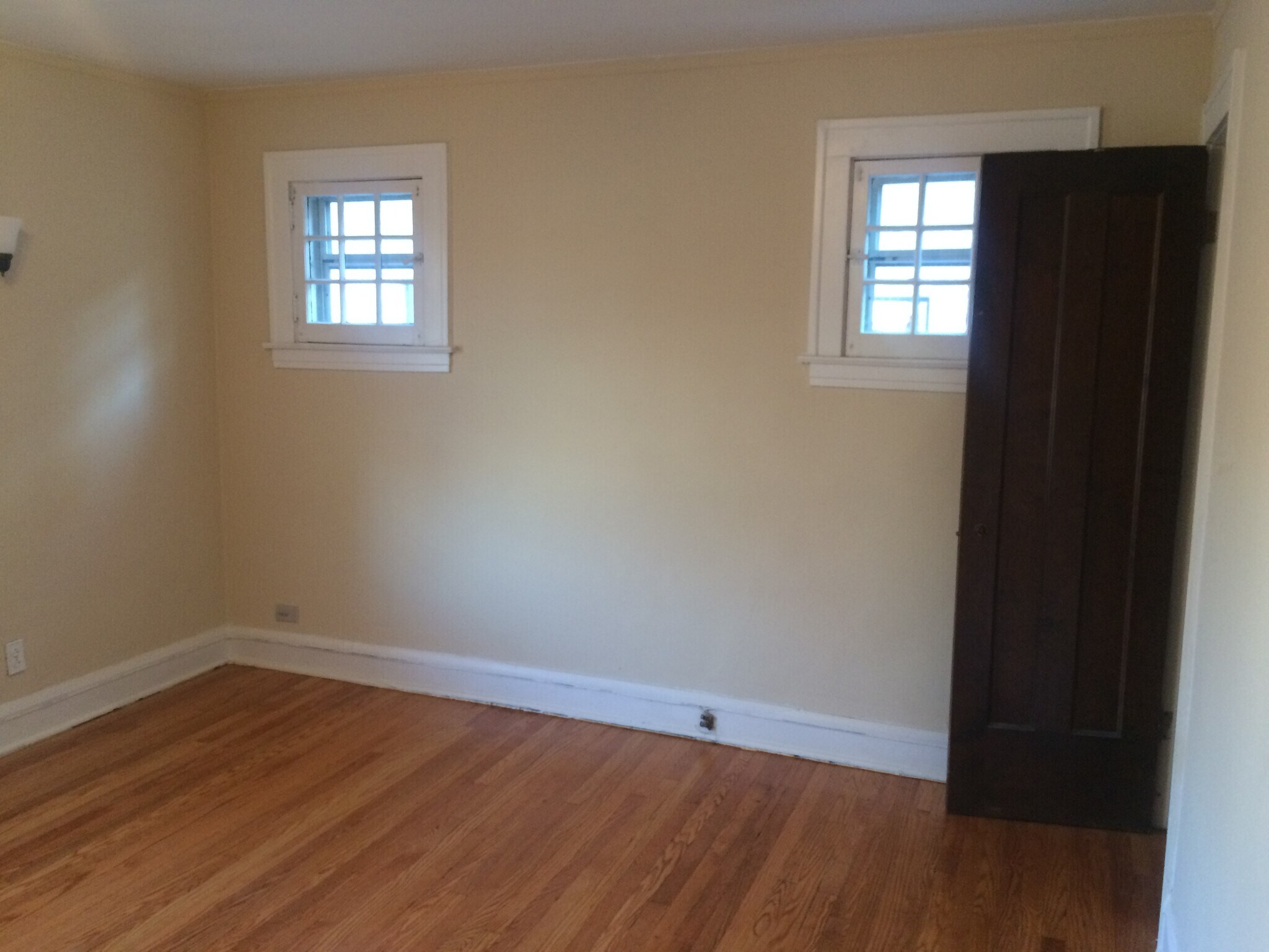 Building Photo - 44 N Spring Ave