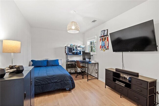 Building Photo - 181 Arrowood Ln