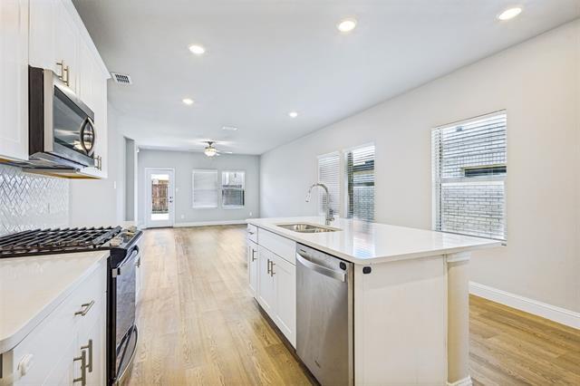 Building Photo - 801 McKenna Dr
