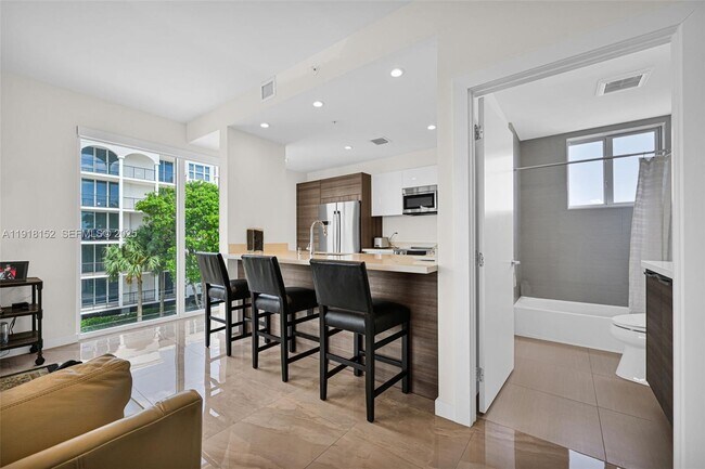 Building Photo - 1900 SE 2nd St