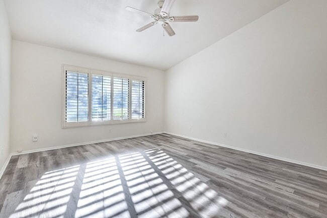 Building Photo - 2Bed/2Bath in Pala Mesa Village~ Cyprus Island