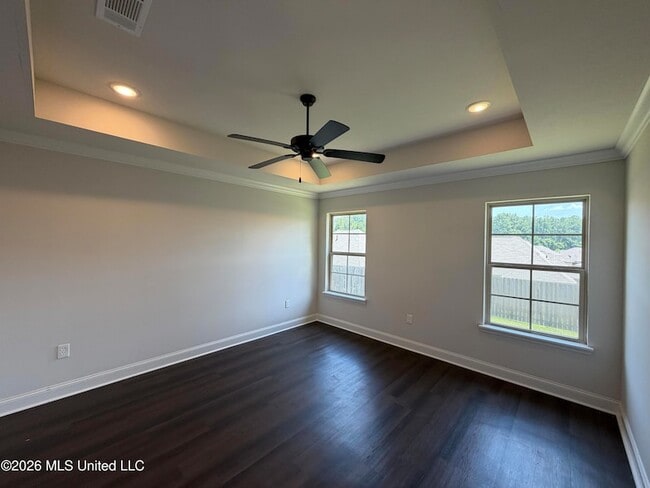 Building Photo - 464 Silver Hill Dr