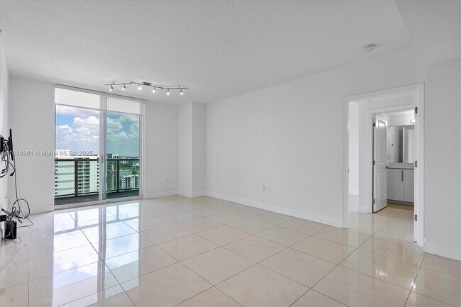 Building Photo - 1250 S Miami Ave