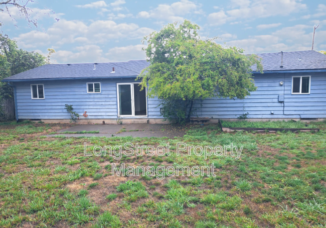 Building Photo - 1930 NW Kings Blvd