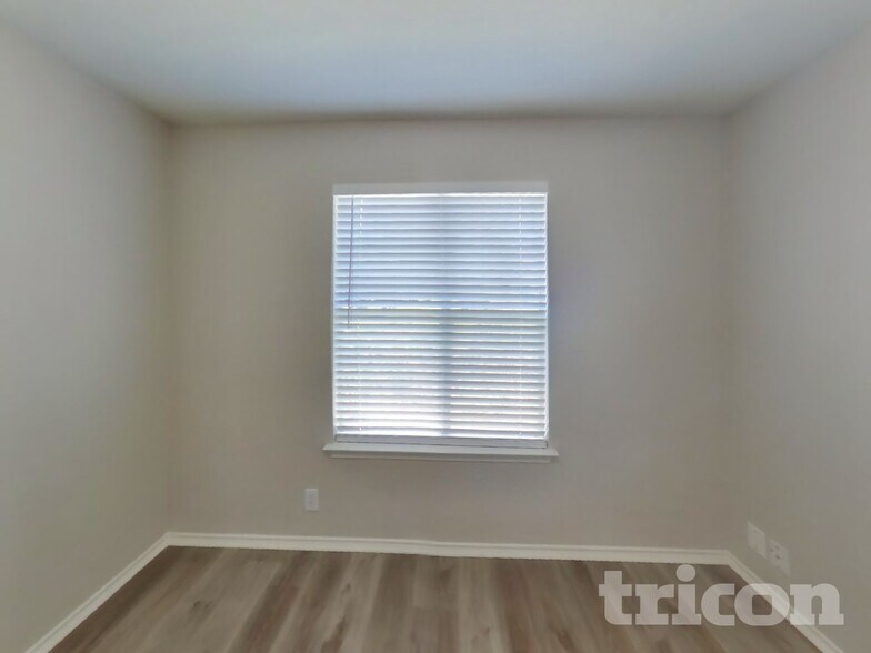 Building Photo - 16102 Ambush Grove