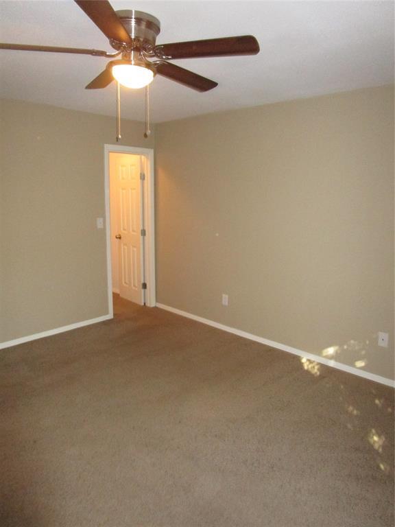 Building Photo - 618 Londonderry Ln