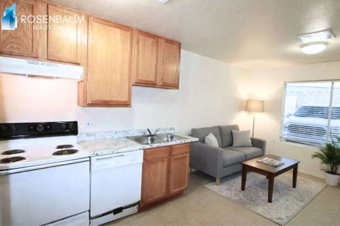 Building Photo - 8281 W Sandy Ln